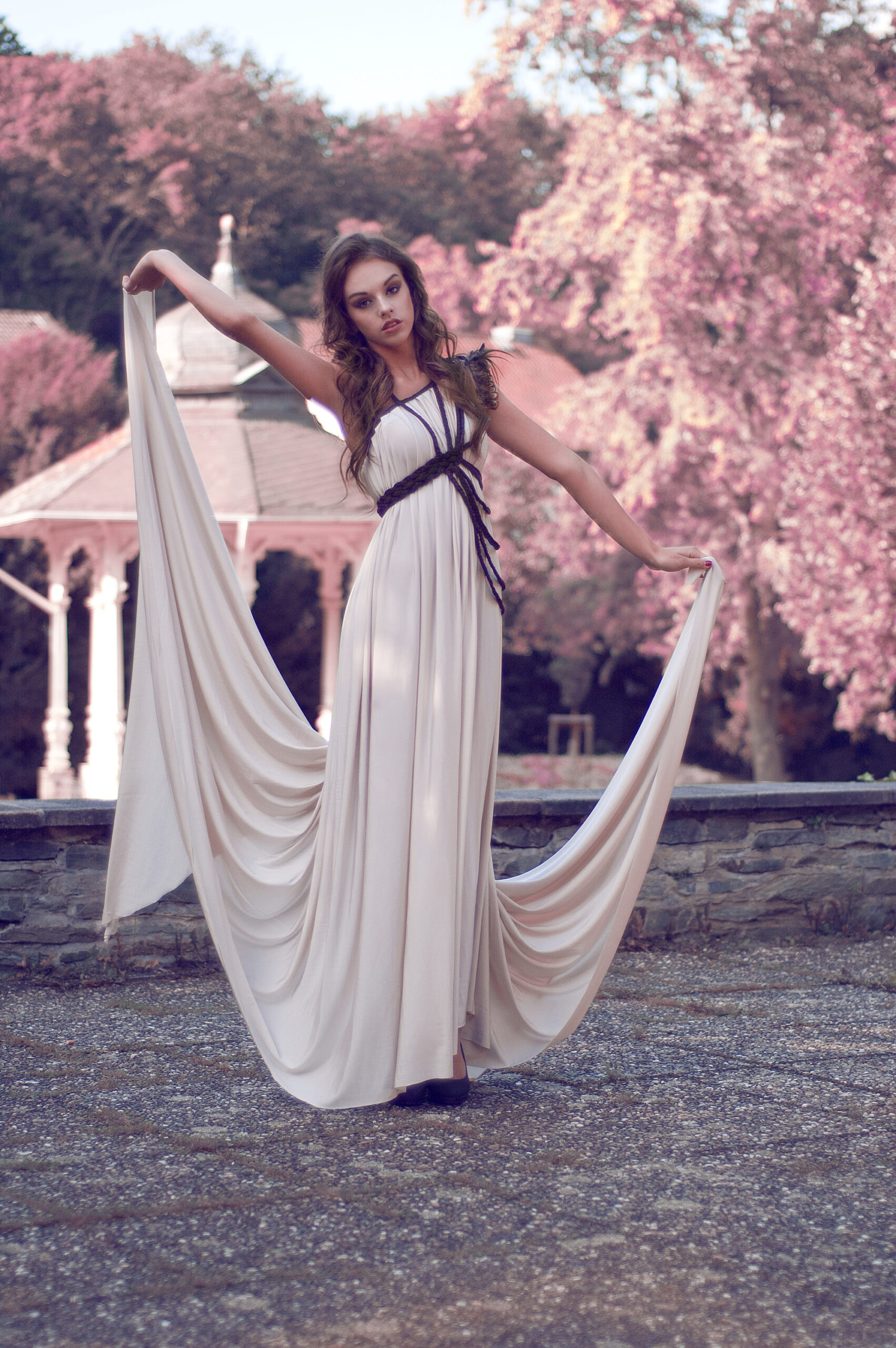 Kleid: ROHMY / Foto: Vifer Photography / Model: Lisa Sophie Kremer / Visa: Sharzad Make Up Artist